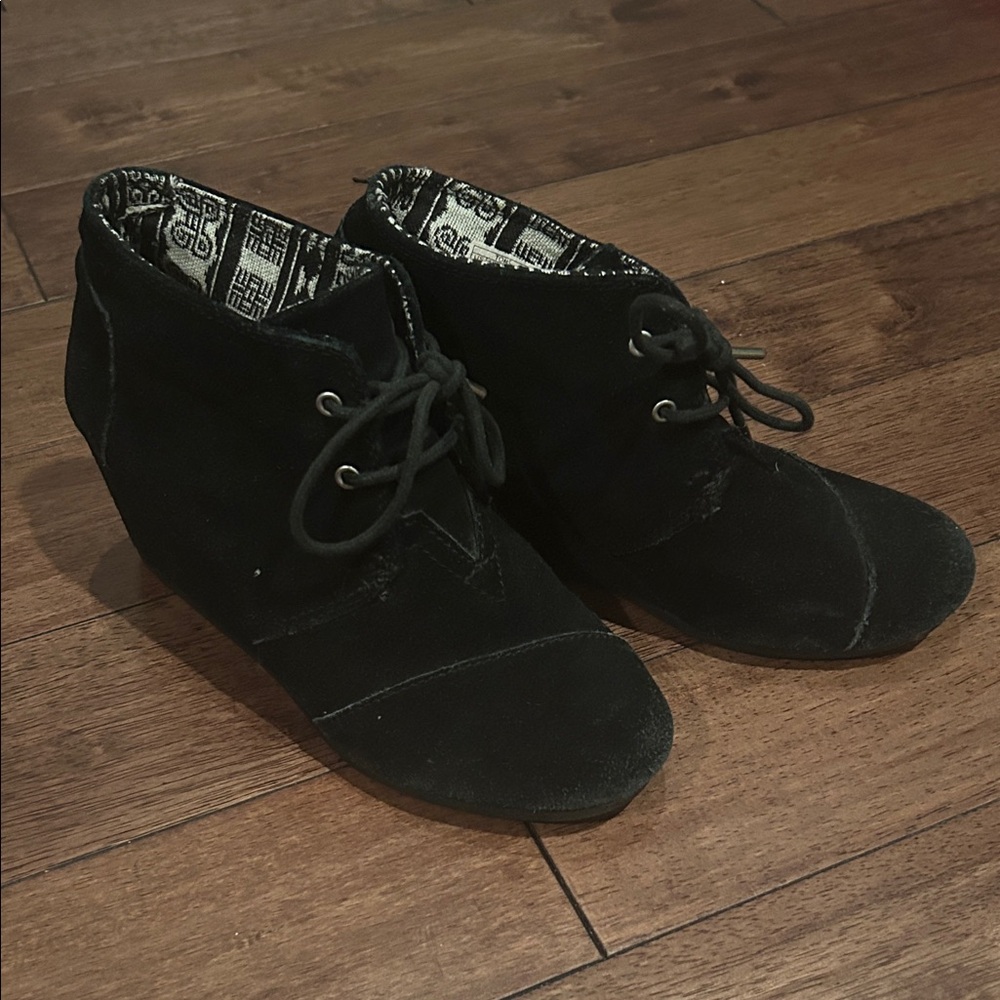 Toms Women's Black Lace-Up Boots